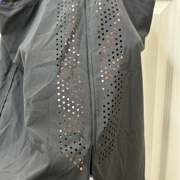 Ivivva Sun Sprinter Singlet *Black - Picture 10 of 15